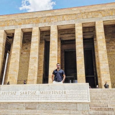 Hiç bir dine mensup değilim.!
Gazi Mustafa Kemal Atatürk ❤️
kimseyle yarışmak ilgimi çekmiyor, Umarım hepiniz kazanırsınız..✌️✌️
O bir Gaziantep'li ve 5🌟'lı