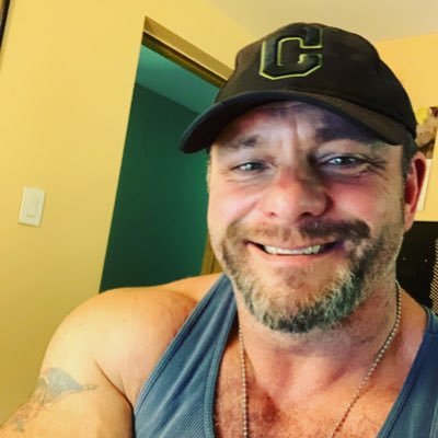 Retired pro wrestler 🤼♀️. father of 2 daughters, Browns Beat Writer/ Podcaster for @elfznetwork and https://t.co/YVRIt3PS30