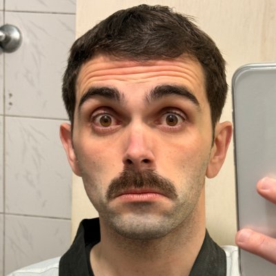 videojogador que se filma videojogando
🎮 https://t.co/4GnPL4kGCm | 👾 https://t.co/mCAm21J55A
🦝 @Linduskacarimbo
📩 molusqueti.contato@hotmail.com