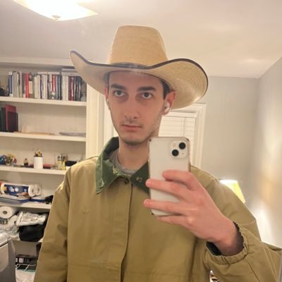 a_levitator's profile picture. 🇺🇸 | 6'0 | Applied AI @tryramp | @cornell CS