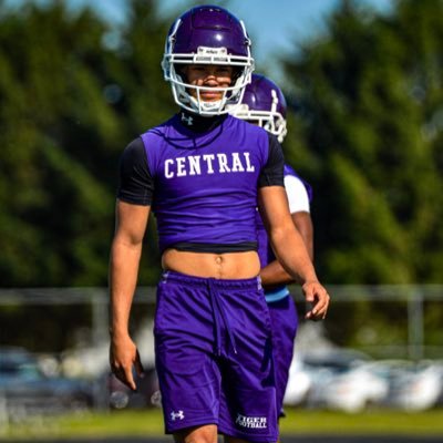 5’11/175 |2 sport athlete| Pickerington central(OH) C/O 2027 |ATH DB |3.0GPA ( Contact 6145987220/ lrowe564@gmail.com)