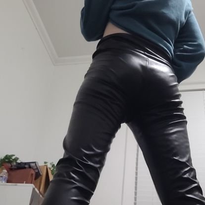 Messy_Hair_Girl's profile picture. Short for Samantha :3
I'm very lonely, but don't think that makes me openly horny.
Writer
Mechanical Engineering
Aspiring Guitarist