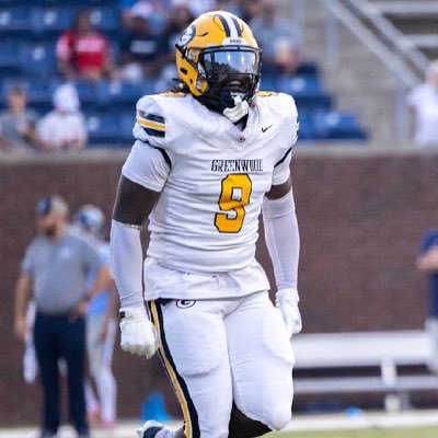 | 6’1 225lbs | C/o 2026| ILB⭐️ @ Greenwood High School |1x All-Lakelands team| All-Region|