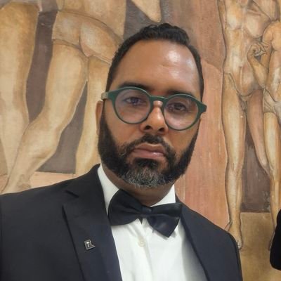 Mi principal oficio es ser padre!!!
Ciencia y Virtud. 👁 🇩🇴🇩🇴🇩🇴