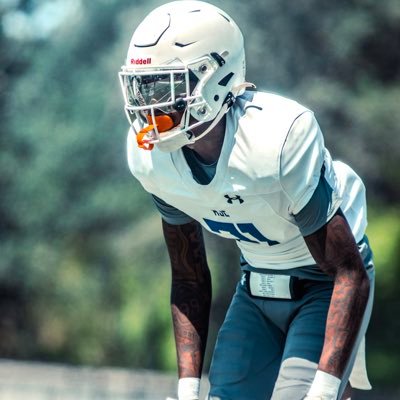 6’3 185 |CB | Modesto junior college |40inch vertical |3.2 gpa | December 25 mid year- Business inquiries @ski_axel