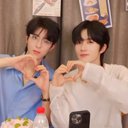 •Fangirling, Rambling •𝘔𝘶𝘭𝘵𝘪𝘧𝘢𝘯𝘥𝘰𝘮• Committed to 𝐃𝐌𝐁𝐉(盗墓笔记) •𝐏𝐢𝐧𝐠𝐗𝐢𝐞❤️✨️ •CDrama enthu📺 •Danmei reader📚 •More about me check the carrd⤵️