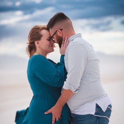 Storm chaser. Photographer. Kalashnikov enthusiast. MIO. Editor @TornadoCoaching. Views don’t reflect my employers. Soon to be boy mom. Mason 💍