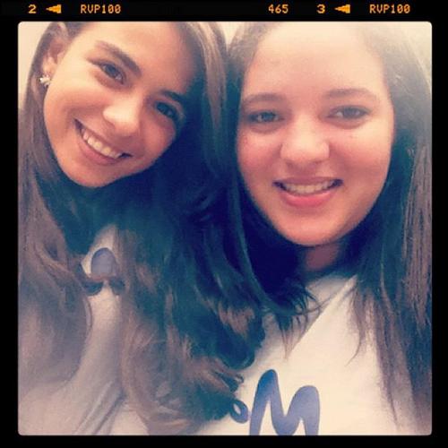 LauriaBrena's profile picture. Não importa o quanto simples for. Se for verdadeiro, vai te deixar lembranças e marcas pro resto da sua vida!