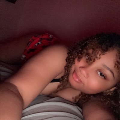 baddieokura's profile picture. 🔞 little slut 😩💦|20|big light skin booty 🍑😏📌I SELL CONTENT