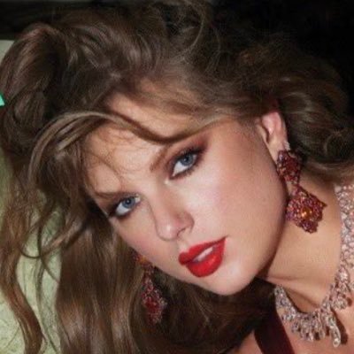 fearlesstrack11's profile picture. the life of a showgirl ⋆⭒˚.⋆