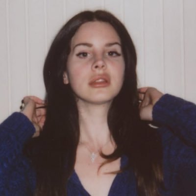 escrita por las mujeres más melodramáticas e insufribles. @_ophelia___