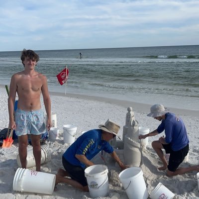 hellakusch's profile picture. i run this ➡️ https://t.co/j2e4yl4fsZ