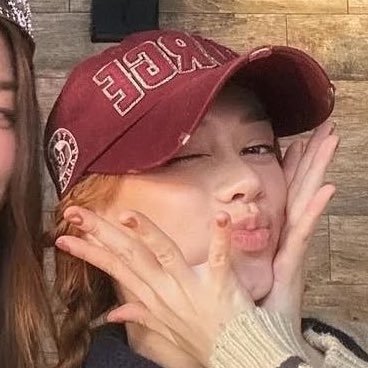 (taylor's version) ₊ ‧ 🍓🪷✨₊ ‧. hey Nana!! remember the first time we met?? #cafedamanhatwt #almoçotwt #jantatwt @chuudonadokpop