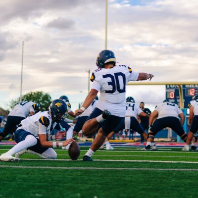 K | Derik Messer | Eastwood High school, El Paso Tx | Class of 2027 | Head Coach Julio Lopez | dmesser10@outlook.com 📩 | (915)-244-6152 📞| NCAA ID -2506635428