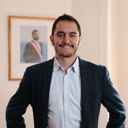 Papá de Ikal 🌈, compañero de Daniela 💜.
Director de la División de Organizaciones Sociales