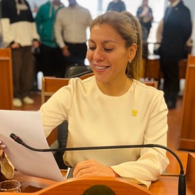 nieva_stella's profile picture. Abogada, Peronista, reee pirucha!!!