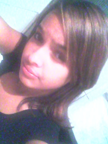 eu sou muii simpatica  e adoro conhecer novas pessoas  me seguem @keylacardoso1