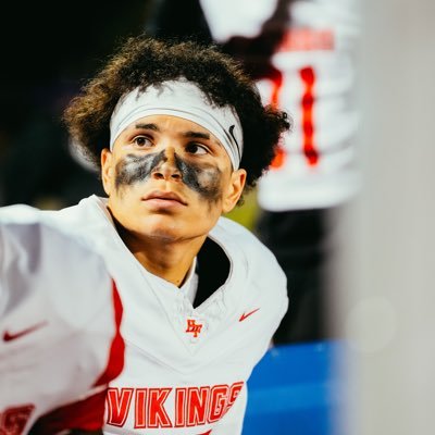2028 Homewood Flossmoor HS slot Receiver 5’11 160lbs ||3.2 GPA|| Williamdjones09@gmail.com Instagram: willrouteyou Phone- 7083743394- 7084918687