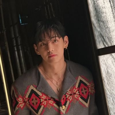 1995. the embodiment of quiet power and refined grace, a soul who mesmerizes with charisma beyond words, 𝙆𝙄𝙈 𝙏𝘼𝙀𝙃𝙔𝙐𝙉𝙂.