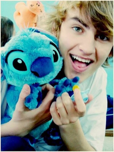 aa  Eu seii que euu Souu bonitoo E Gostoosoo ♪ Kkk Pareei Seriiio Que sabe maiis? Adiciiona aii http://t.co/VrhqF0JZiL Vlw
