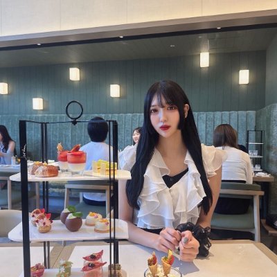 身長184cm、握力73kg、50m走6.6秒の最強系黒髪長身美女。
私に捕まったら、最後。