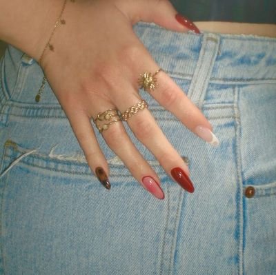 evieyugarcruize's profile picture. ketikan bisa kasar tergantung lagi berhadapan sama siapa, so gausah macem macem