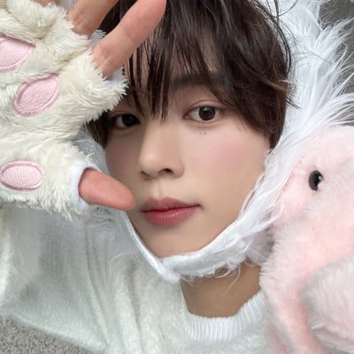 19, she/her. yujin, hao and jiwoong biased🤍 b/s/t insta: zrsyujin