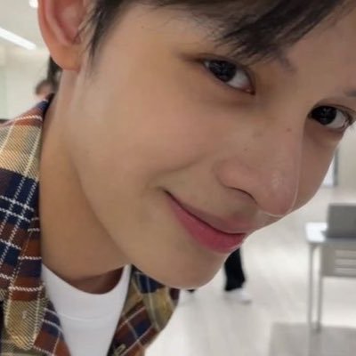 jamesoutro's profile picture. another back up acc for @cortis_bighit