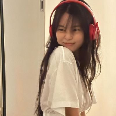 Christin4034's profile picture. jenn🎀