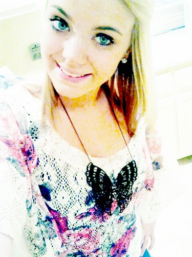 AprincEss1112's profile picture. Names Ashley (:
