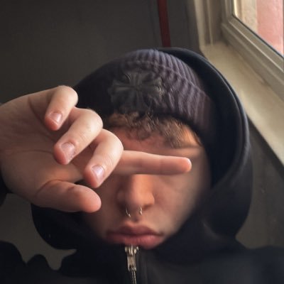 00felpa's profile picture. 