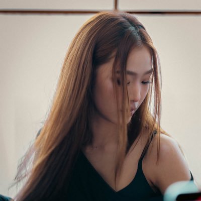 monycrystal's profile picture. 💫🪐✨