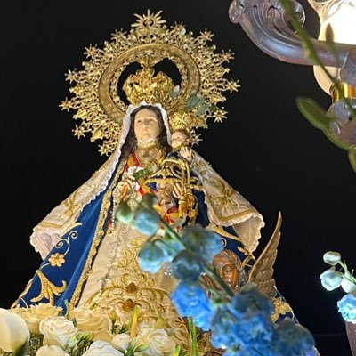 Mamá. Alfarera. Madridista, cocinitas. Cristi, sin más 🌹