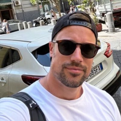Dr Vasilije Vujovic
Plastic Surgeon
Plastični hirurg
Born in Belgrade, Serbia 🇷🇸
Dad of a super cool boy 👨👦
@dr.vujovic.plasticsurgery
#ISAPS member 🏅