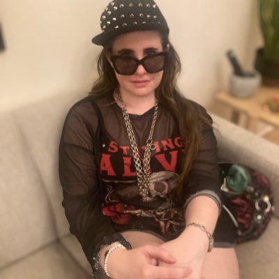 ♔ Author of BURRO HILLS, TROUBLE GIRLS & PRIMAL ANIMALS. @NewSchoolWrites Class of 2017.
I write polarizing books. ✍️