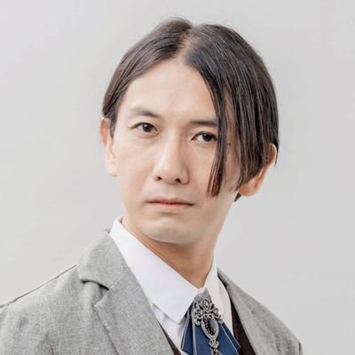 「あなたの心の片隅に残りますように。」芸名みたいな本名の舞台俳優。そしてBuddies。現在 #毎日ブログ更新 中。🎭️NEXT STAGE➡️🤵2025.10/1(水)~5(日)『#舞台ドーラ』@ゴードン・ビーズリー❓️12/10(水)~14(日)『#京無印』⛴️2026.2/1(日)『?』