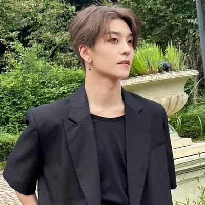 https://t.co/CHkWPqhOkD 𝖢 𝖿𝗈𝗋 𝖼𝗁𝖺𝗋𝗆𝗂𝗇𝗀, 𝖼𝗈𝗈𝗅, 𝖺𝗇𝖽 𝖼𝗅𝖾𝖺𝗋𝗅𝗒 𝖧𝖾 𝖷𝗂𝗇𝗅𝗈𝗇𝗀 (贺鑫隆).