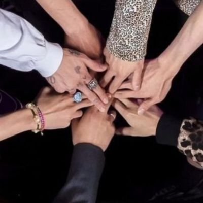 zanabtsis7's profile picture. BTS fan accountOT7

🐨🐹🐱🐿🐥🐻🐰

💜💜💜💜💜💜💜
⟭⟬E ARE B⟬⟭CK