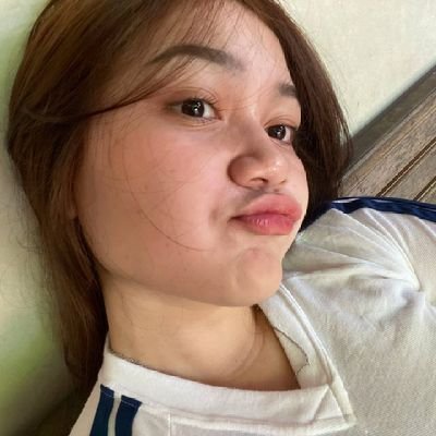 Elisya_______'s profile picture. 🌷✧  She believes in love spells made of daisy chains and sunshine. ✧🌼✨