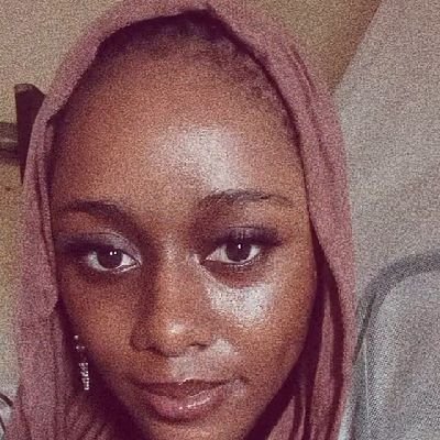 First daughter😚❤️/Soft but werey when necessary🙂/...I yap alottt😑/
Looking for humour and common sense🫶👍/
I mind my business and stream wizkid 🦅