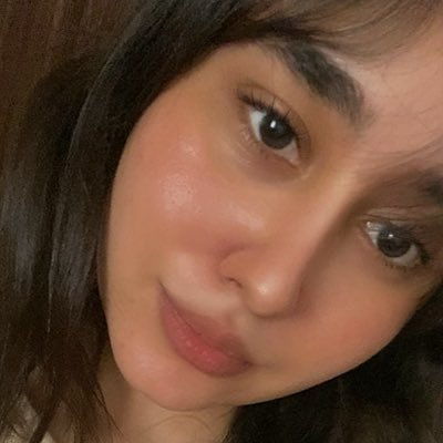 _imzahraaa's profile picture. هَمون آدمه شادِ قدیم؛