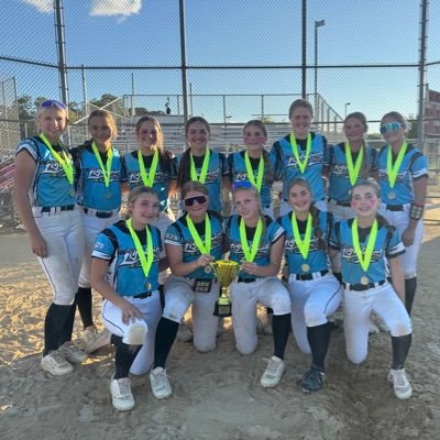 2011 softball players who work hard to improve everyday. Ranked #9-Midwest and #54 in National ranking by ExtraInnings Softball. wilightning2029coach@gmail.com