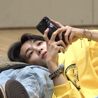 jeonghanyujiem's profile picture. management student