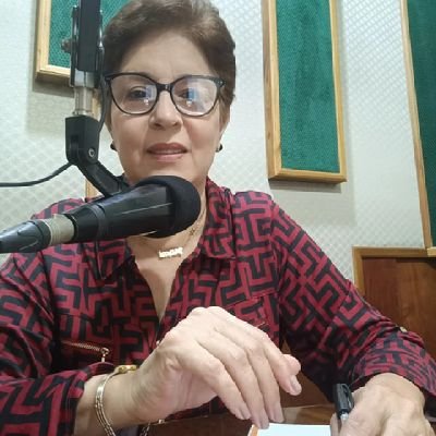 📝Periodista
🎙️Locutora
📻 Radialista