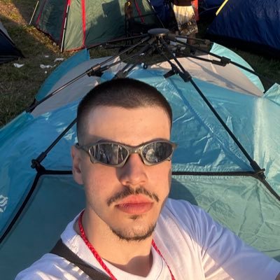 voficaloco's profile picture. vivendo na apatia