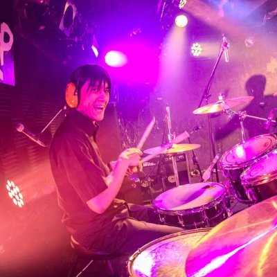 はくろーと呼んでください。懐古アニソンオタク。東方厨。スネアはラディックLB417。インプット奴隷。本読んでアニメ観てゲームして音楽聴いてドラム練習して飲みに行って時間がいくらあっても足りない。
アイコン/ヘッダ:@enough_xxx