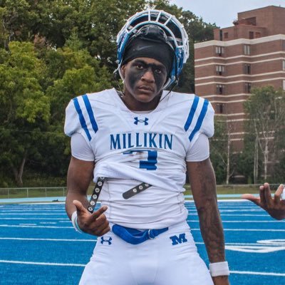@Ⓜ️ILLIKIN UNIVERSITY 🏫 \ 2029⭐️|DB / ATH⭐️ 🏈 5’11 190ILB 2x all conference 2x all area . 815-278-4828