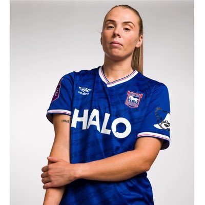 Professional Footballer @itfcwomen • Represented by @Neo_Mgmt •