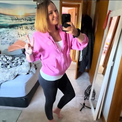 Single mom of 3, Ph D student, LMHC, country girl, w/an attitude. Content creator, hardworking, reliable, and consistent! https://t.co/qgtxnG2FV3