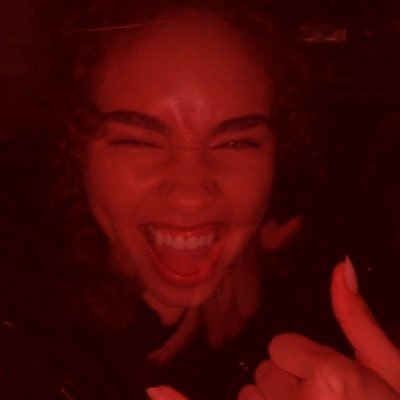 18y ~ 🇧🇷🇺🇸 lésbica estudante de cinema 📽️